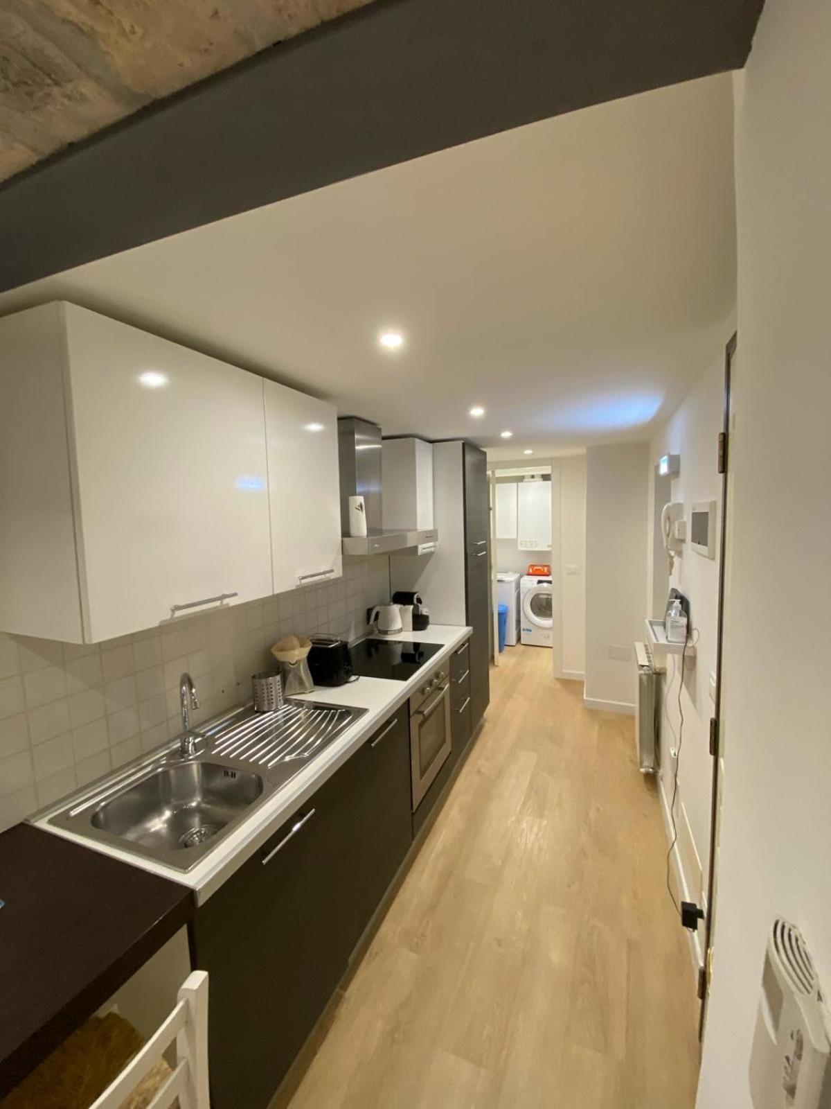 Oasi Central - Appartamento In Pieno Centro Триест Екстериор снимка