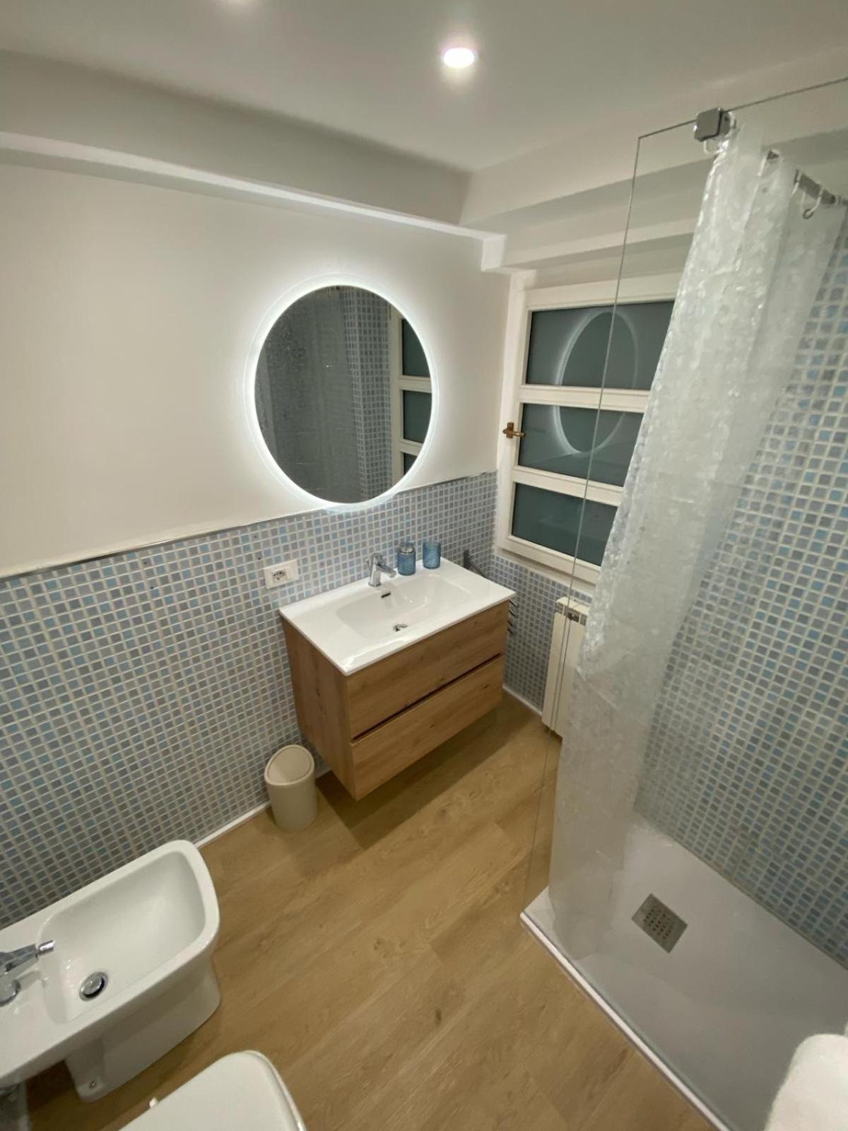 Oasi Central - Appartamento In Pieno Centro Триест Екстериор снимка