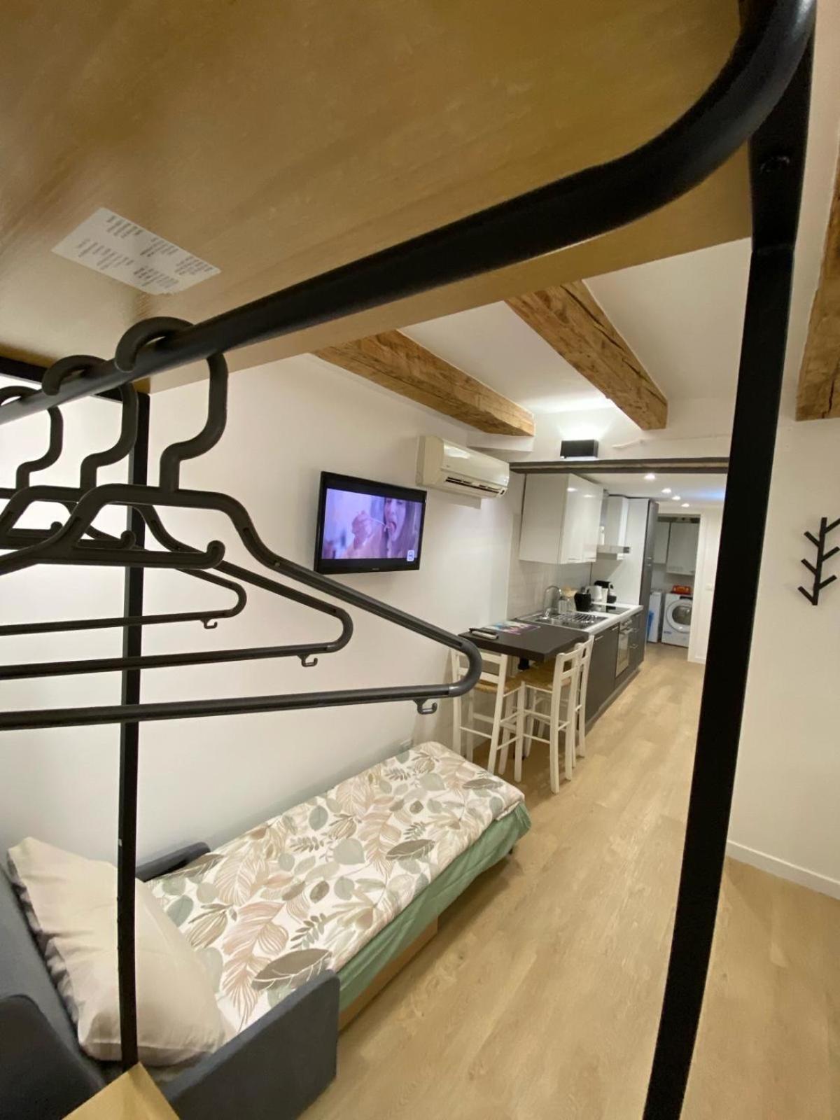 Oasi Central - Appartamento In Pieno Centro Триест Екстериор снимка